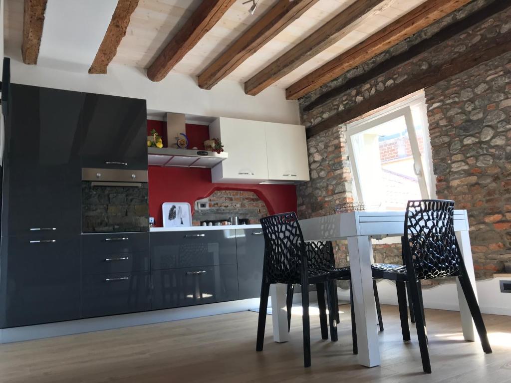 Kuchnia lub aneks kuchenny w obiekcie Casa In Piazza