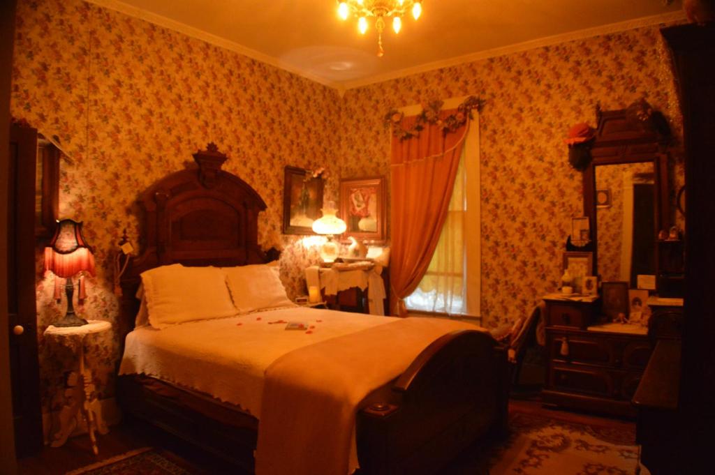 Postel nebo postele na pokoji v ubytování Carleton House Bed and Breakfast