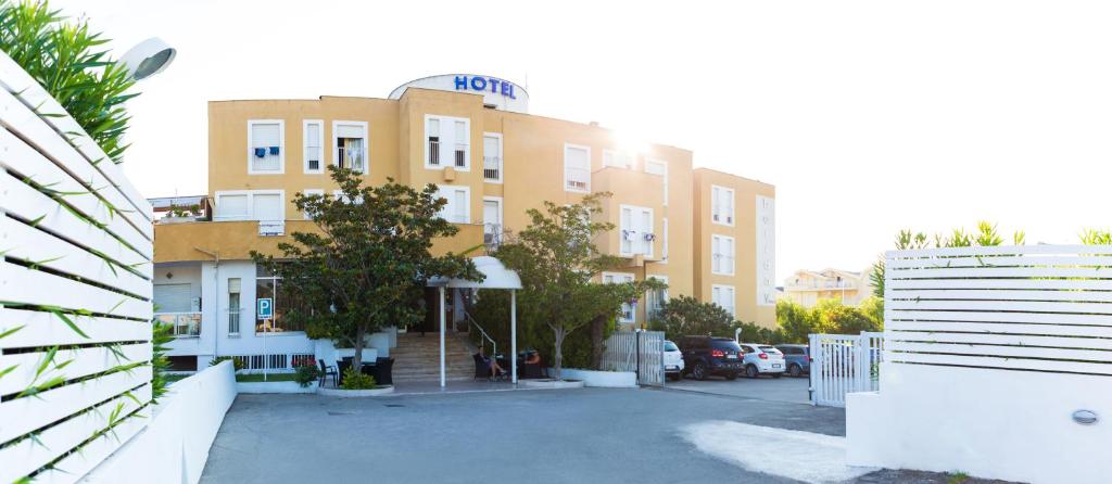 Budova, kde se hotel nachází