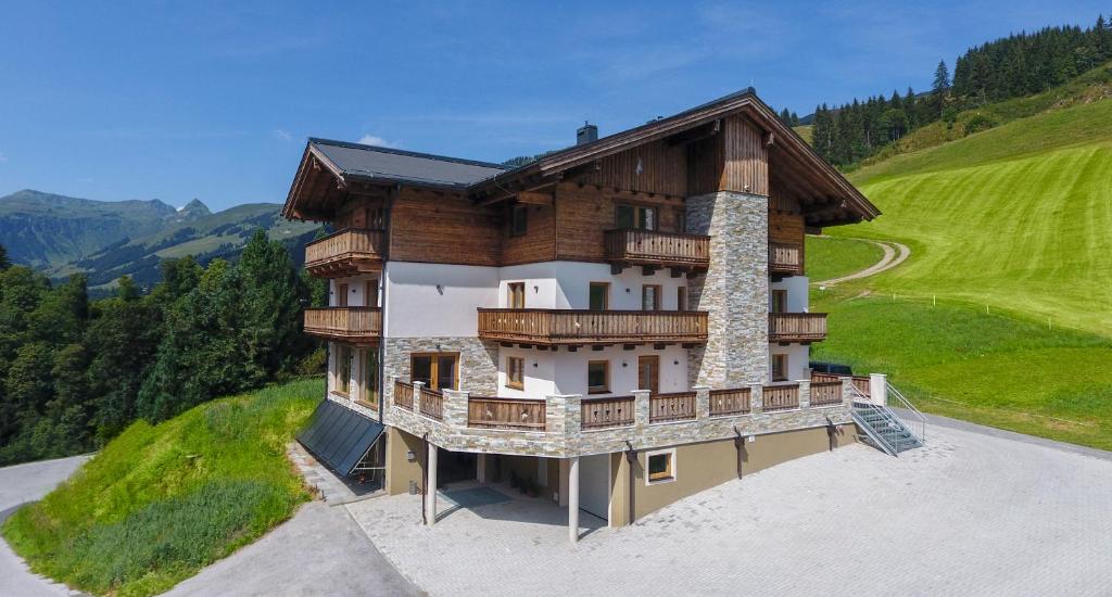 Výhľad na hory alebo výhľad na hory priamo z apartmánu