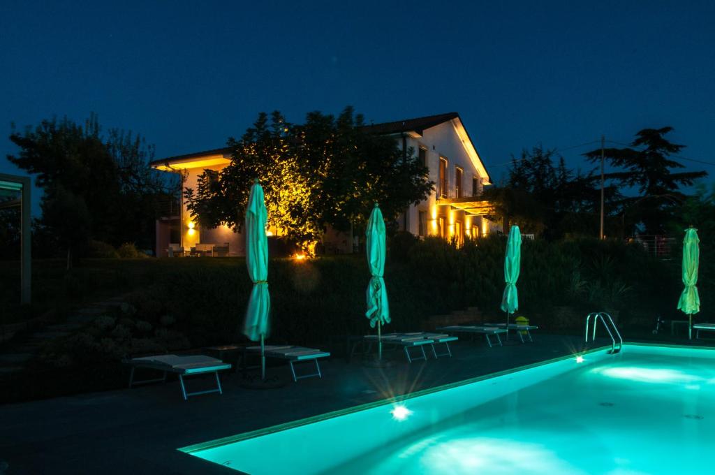 Bazén v ubytování Casa LuceSole nebo v jeho okolí