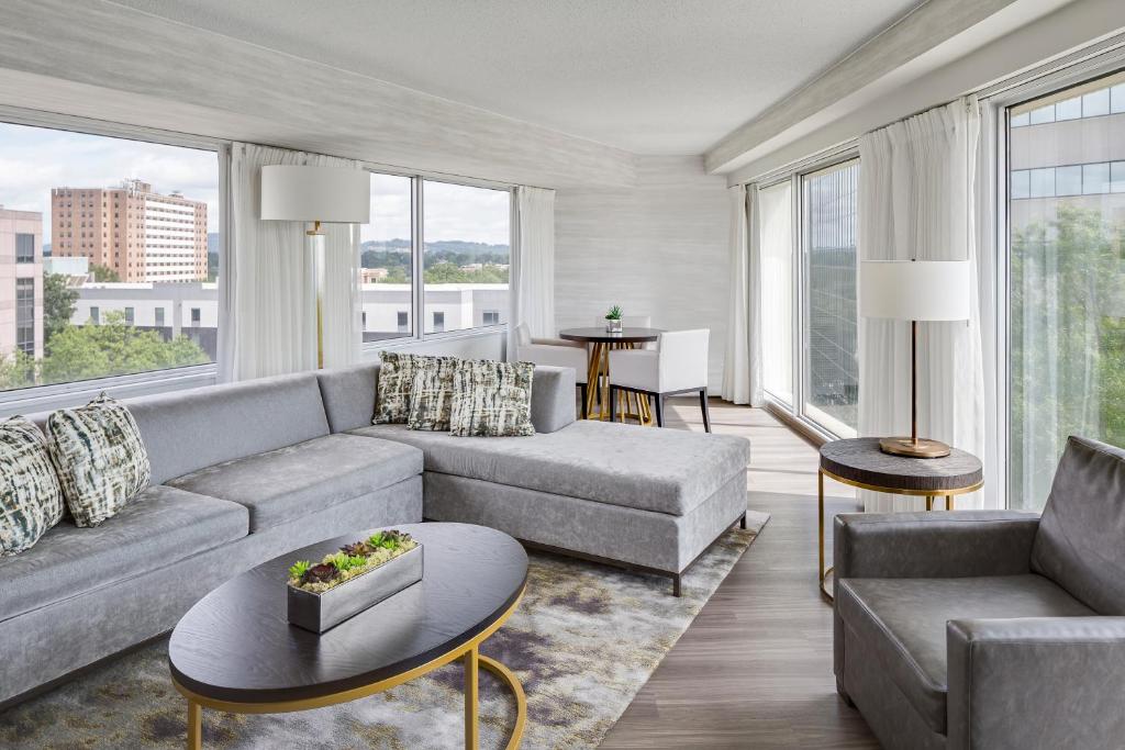 Hyatt Regency - Greenville - Suite