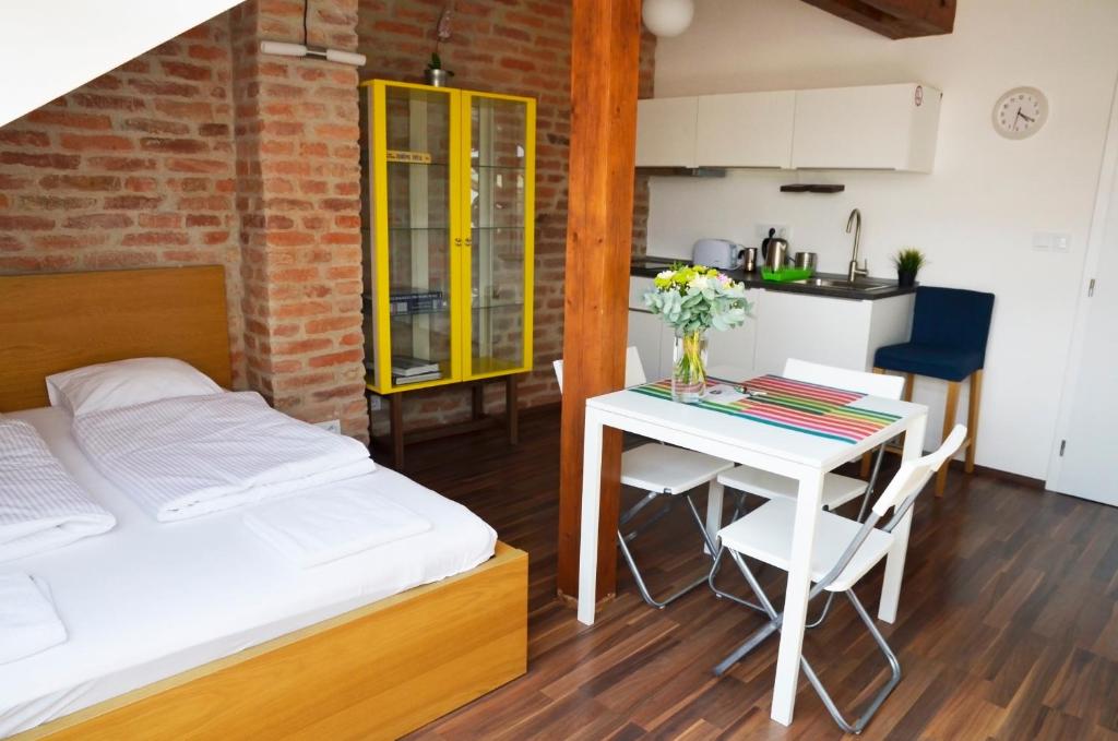 The Republic Apartments - Superior Studio