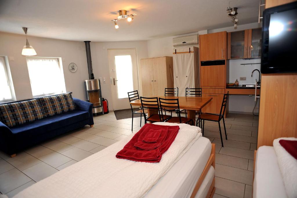 Kuchyň nebo kuchyňský kout v ubytování Niros Bed & Breakfast