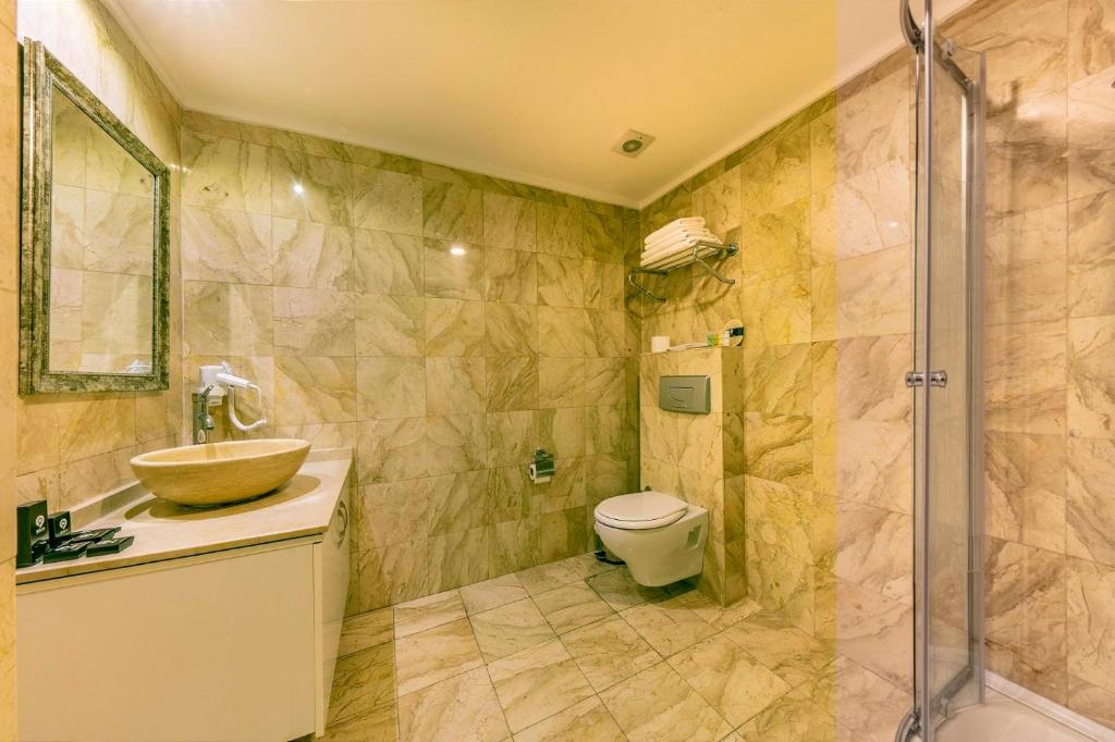 Koupelna v ubytování Asia Business Suites