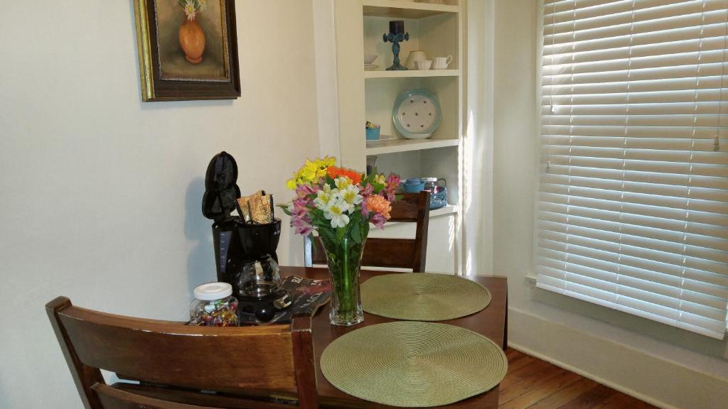 Hidden Springs Bed and Breakfast - Queen Suite