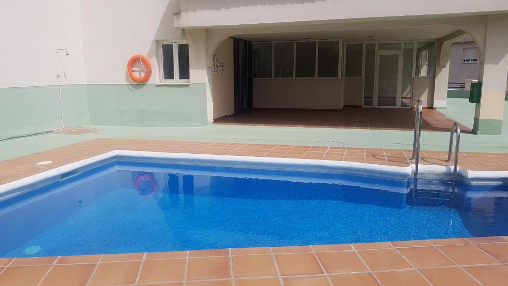 Bazén v ubytovaní Nueva Torrequebrada alebo v jeho blízkosti
