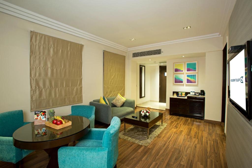 Posezení v ubytování Golden Tulip Chandigarh, Panchkula