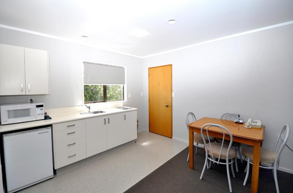 Knightsbridge Court Motor Lodge - Resim 10