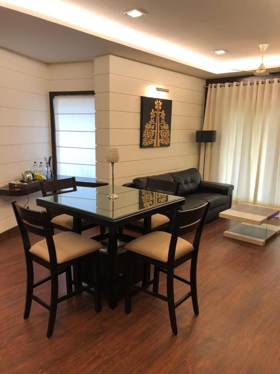 Beautiful Apartments at Tarudhan Valley Golf Resort, Manesar - Apartment With Garden View