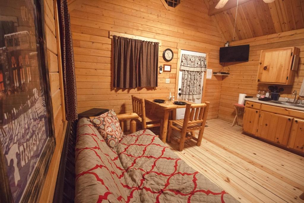 Kuchyň nebo kuchyňský kout v ubytování Katie's Cozy Cabins