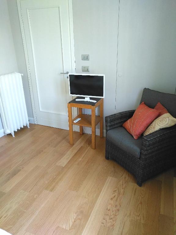 Telewizja i/lub zestaw kina domowego w obiekcie B&B "Madama Granèt"