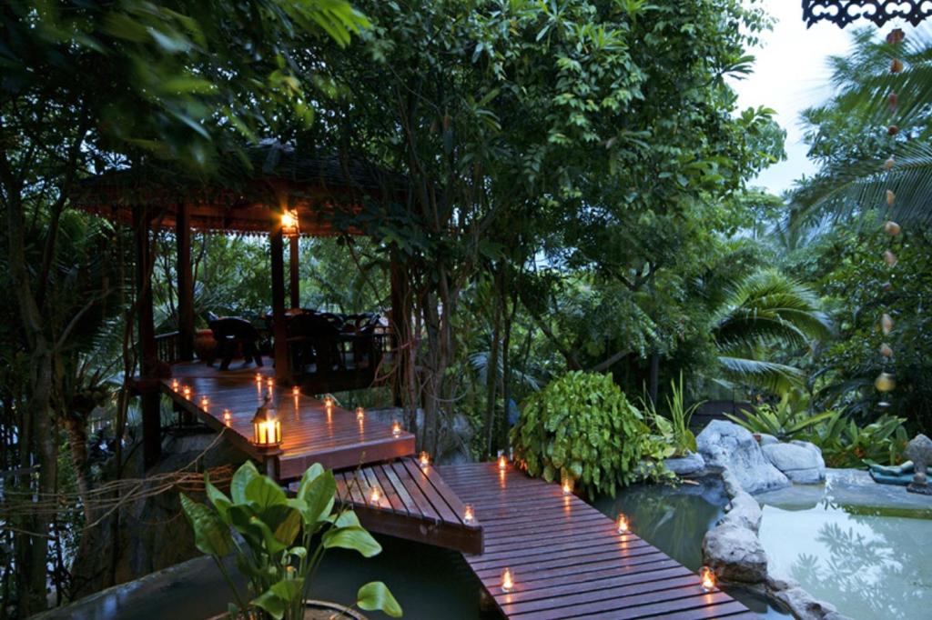 Jardin de l'établissement Salad Beach Resort - SHA Extra Plus