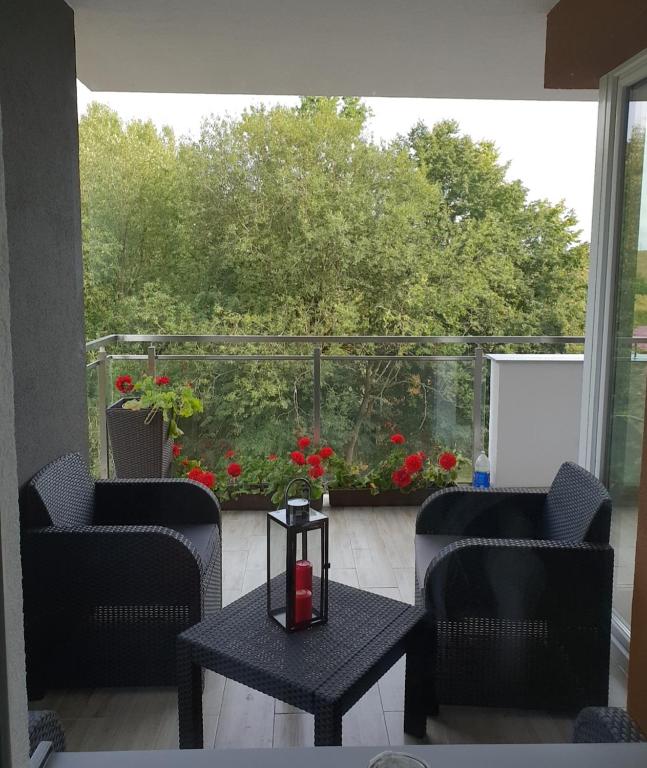 Balkón alebo terasa v ubytovaní Apartament Widok z tarasami