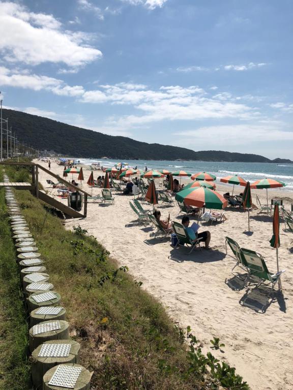  Excelente Casa em Bombas