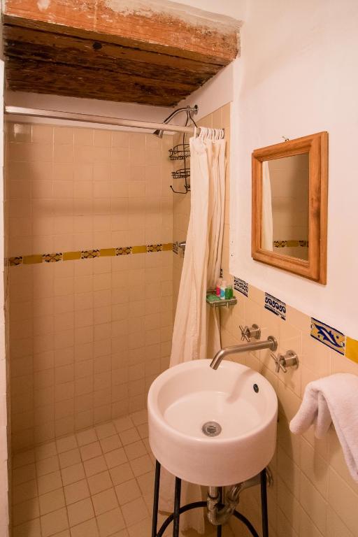 Koupelna v ubytování Hotel Meson Cuevano