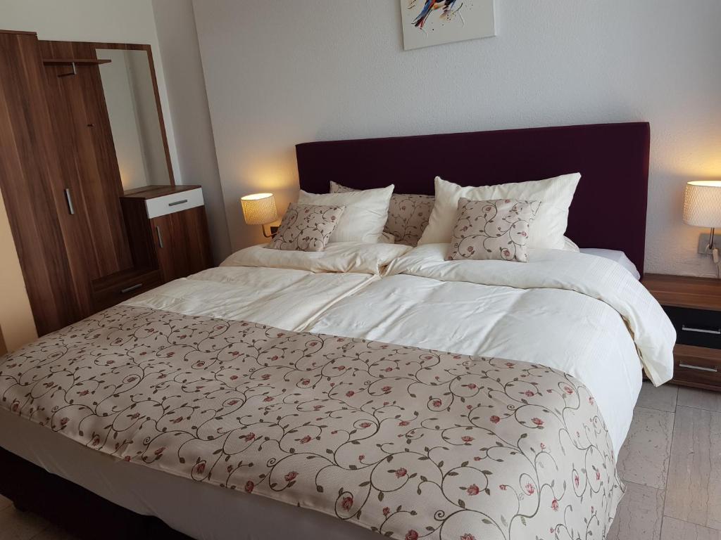 Ein Bett oder Betten in einem Zimmer der Unterkunft Hotel Hafez