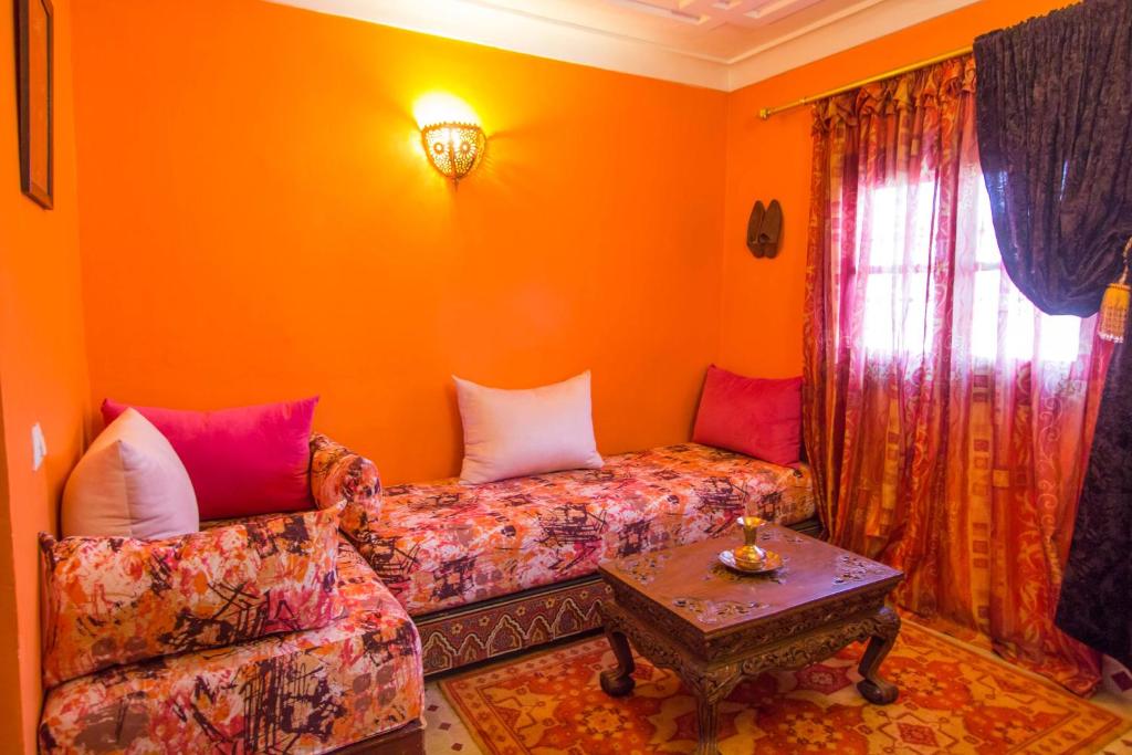 Posezení v ubytování Riad Dar Skalli & SPA