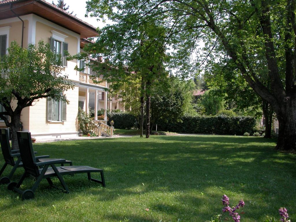 Vonkajšia záhrada v ubytovaní Villa D'Azeglio