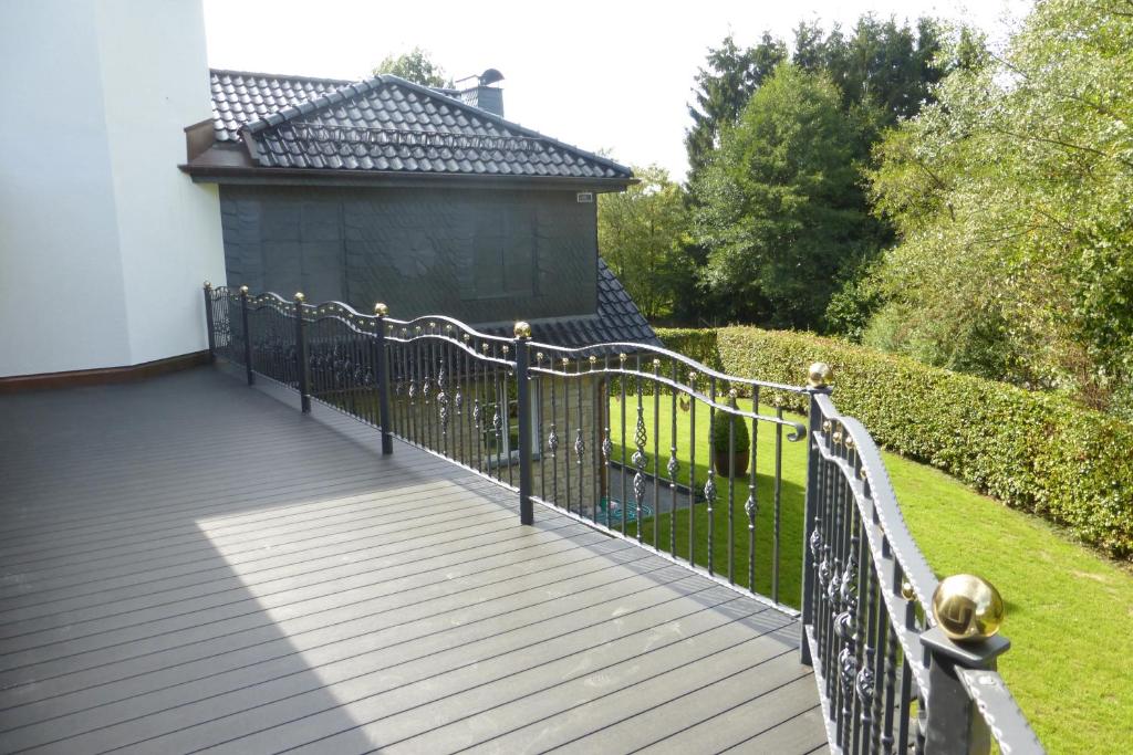 Balkón nebo terasa v ubytování Ferienwohnung am Grölisbach