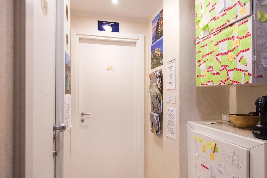 A kitchen or kitchenette at Gold House
