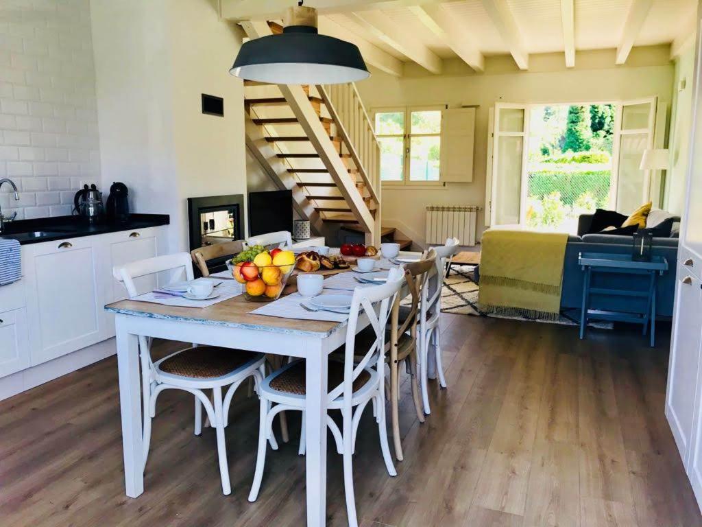 Casas en Muros de Nalón (5km de Cudillero) - Three-Bedroom Townhouse