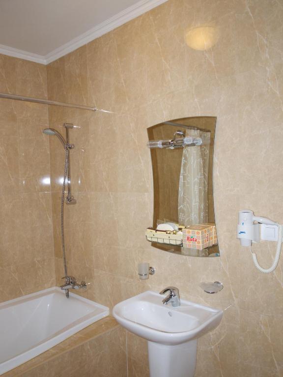 Koupelna v ubytování Domus Hotel-1