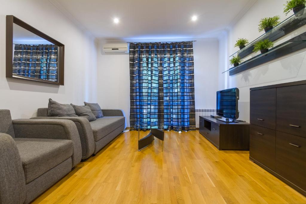 Luxury 3 Bedrooms - Next to Arena - отзывы и видео