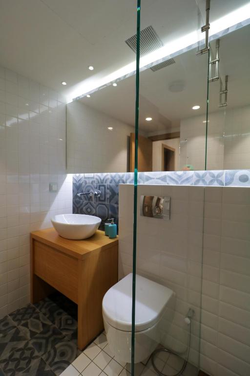 Kúpeľňa v ubytovaní Superior Central Apt|3min to Metro|AC|Netflix|iMac