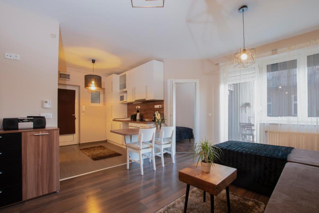 Főtér Apartman Kaposvár 7400 Kaposvár, 3 Zárda utca 1/3 kép - 1