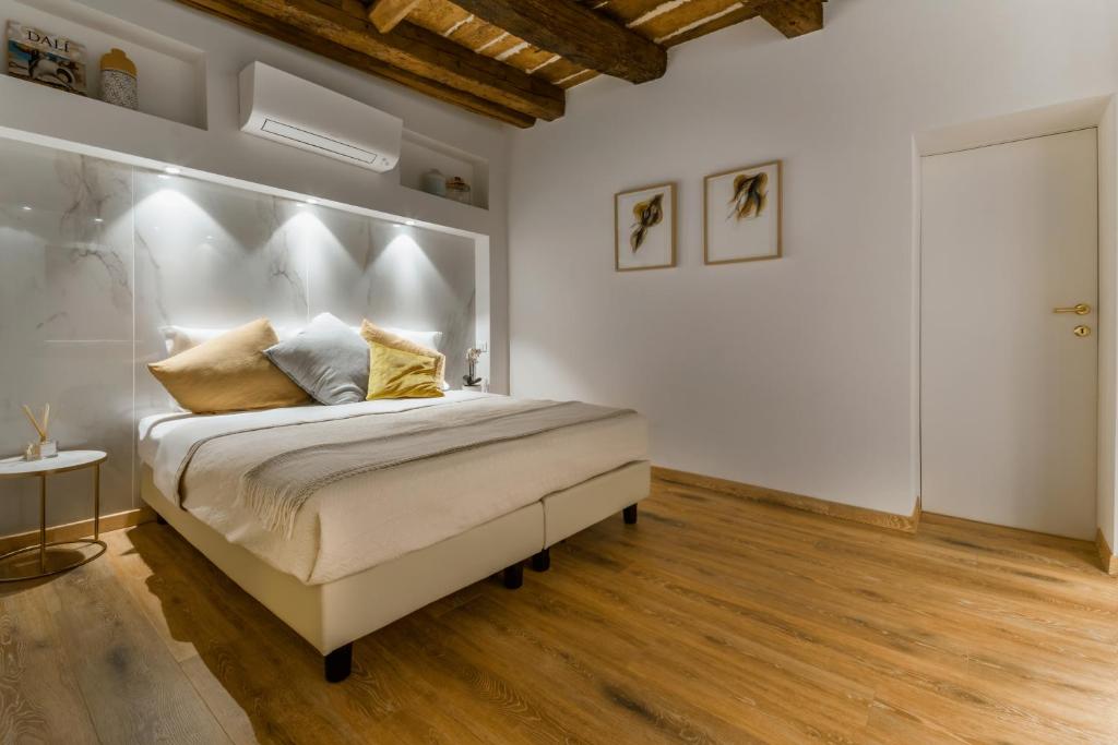 Łóżko lub łóżka w pokoju w obiekcie Clavature LuxuryApartment