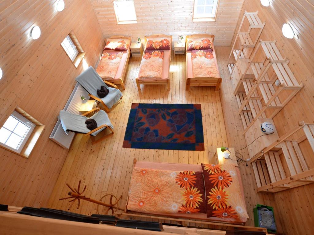 Zdjęcie z galerii obiektu Spacious holiday home with pool w mieście Malečov