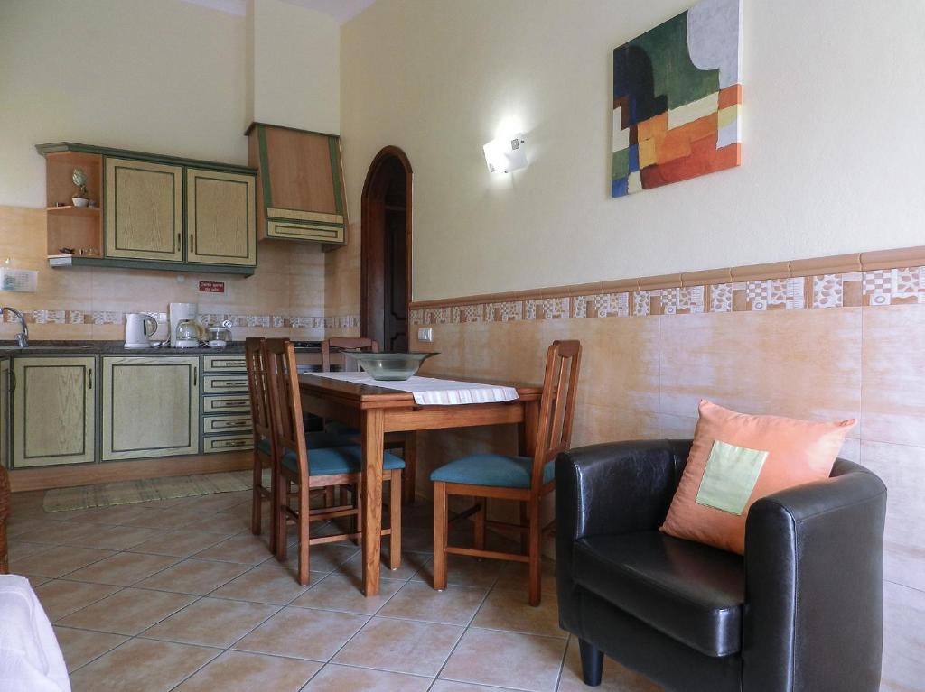 Kuchyň nebo kuchyňský kout v ubytování Residencia Julio