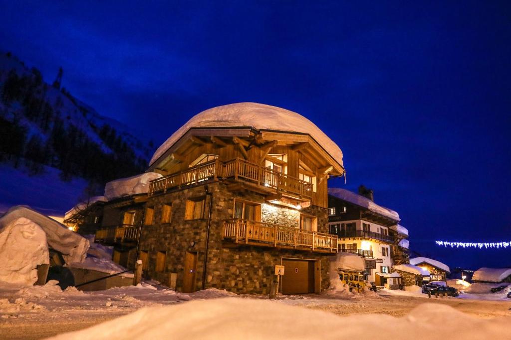 Chalet Monte Bianco during the winter