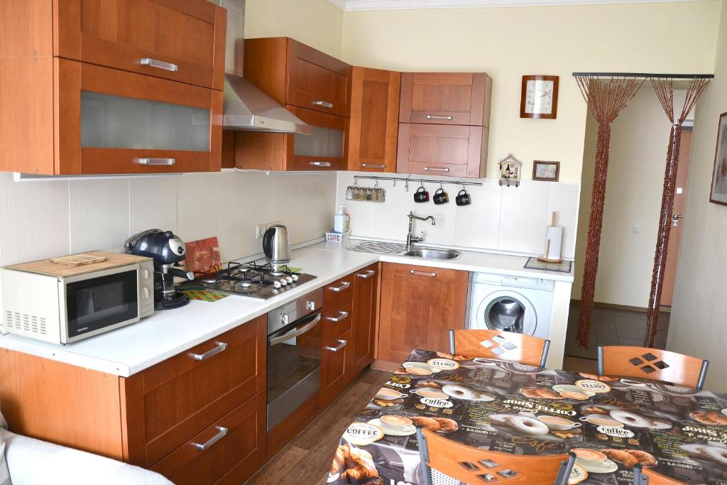 Dapur atau dapur kecil di Apartment on Tukaya