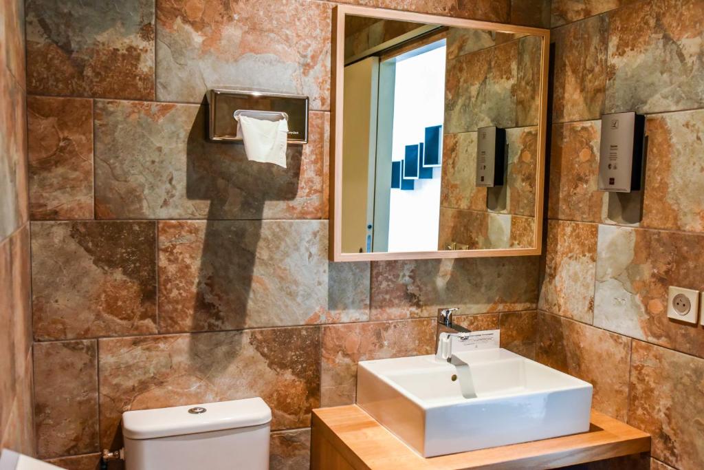 Koupelna v ubytování Hôtel Spa Mendi Alde