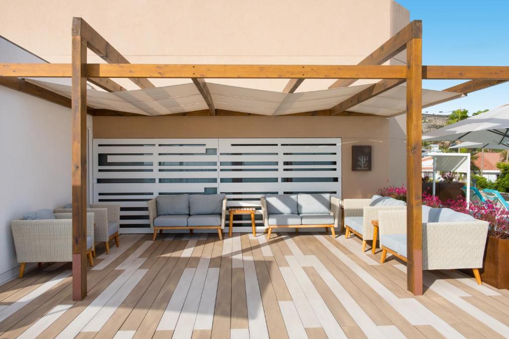 Un balcón o terraza de Iberostar Waves Bouganville Playa