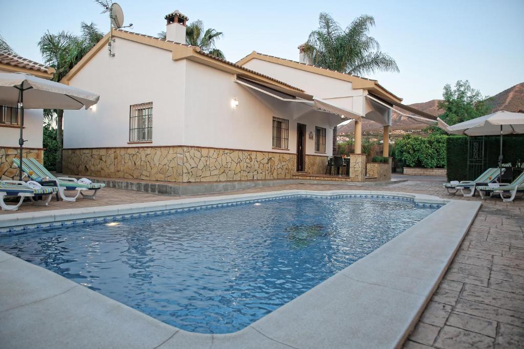Bazén v ubytovaní Casa Rural Típica Andaluza, WiFi,Piscina, Barbacoa, Aire Acondicionado, 5min Centros alebo v jeho blízkosti