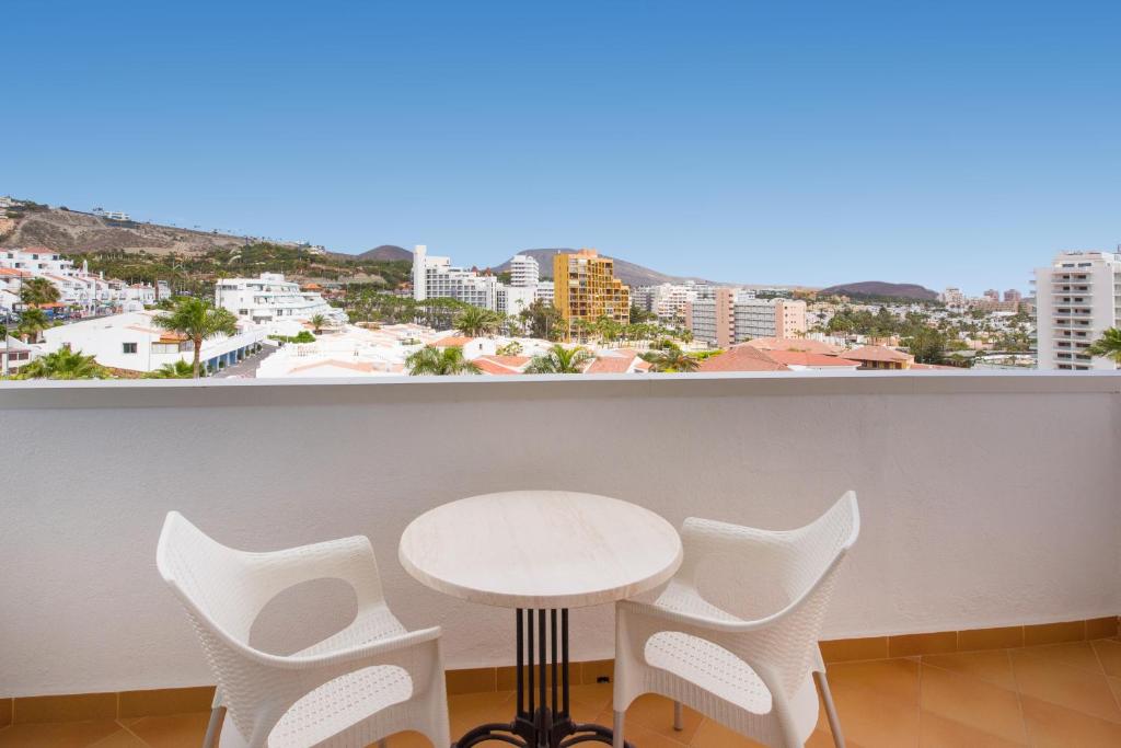 Iberostar Waves Bouganville Playa - Twin Room With Side Sea View