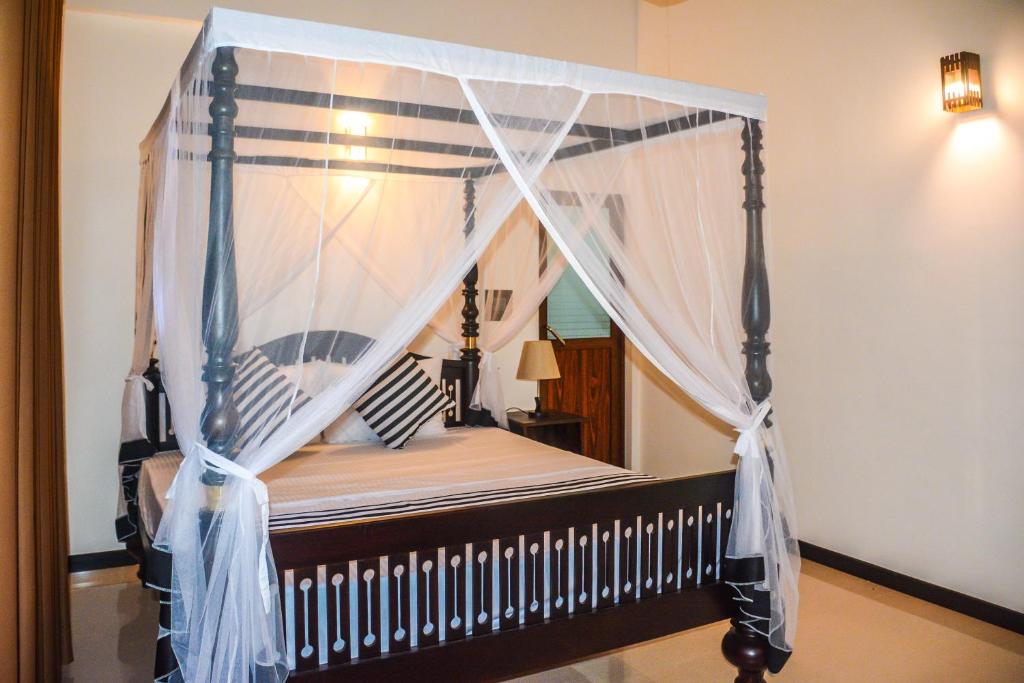 Janu Homestay - Family Room With Bathroom