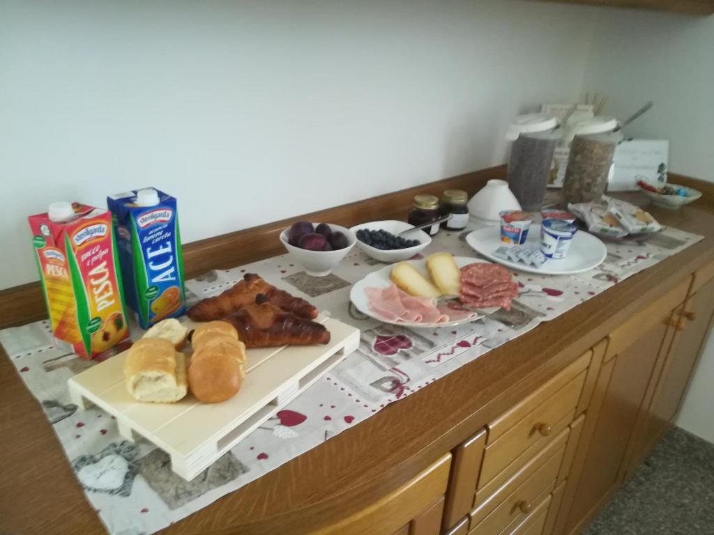 Jedlo v ubytovaní bed & breakfast alebo blízkom okolí