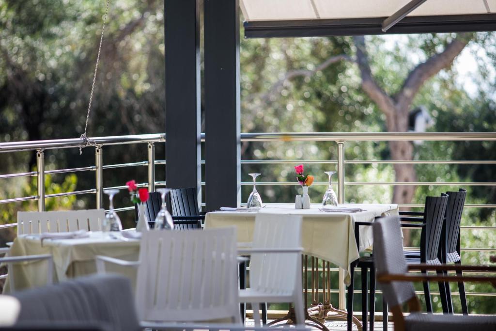 Balkón alebo terasa v ubytovaní Aqua Oliva Resort Syvota
