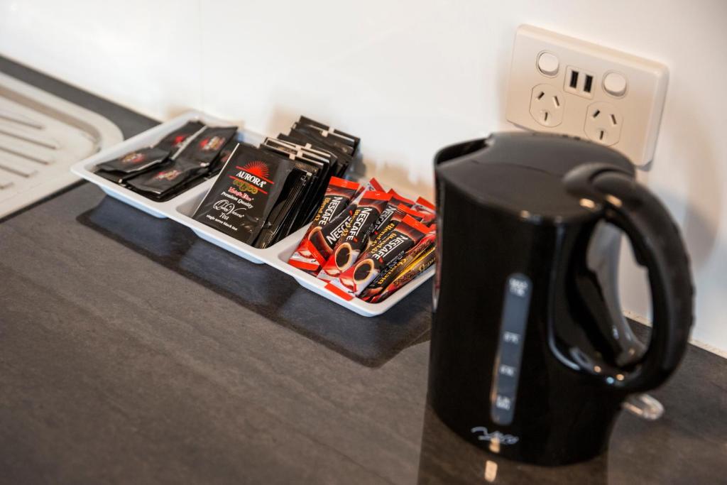 Nightcap At Balaclava Hotel - Resim 38