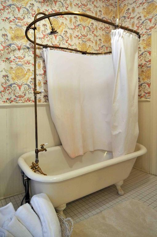 Bagno di 1872 Denham Inn
