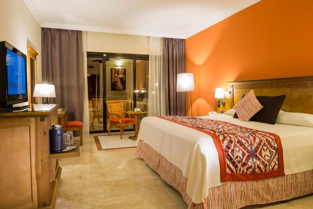 Grand Palladium Colonial Resort & Spa - All Inclusive photo