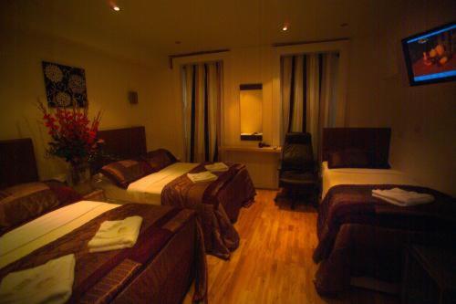 Notting Hill Gate Hotel - Family Room
