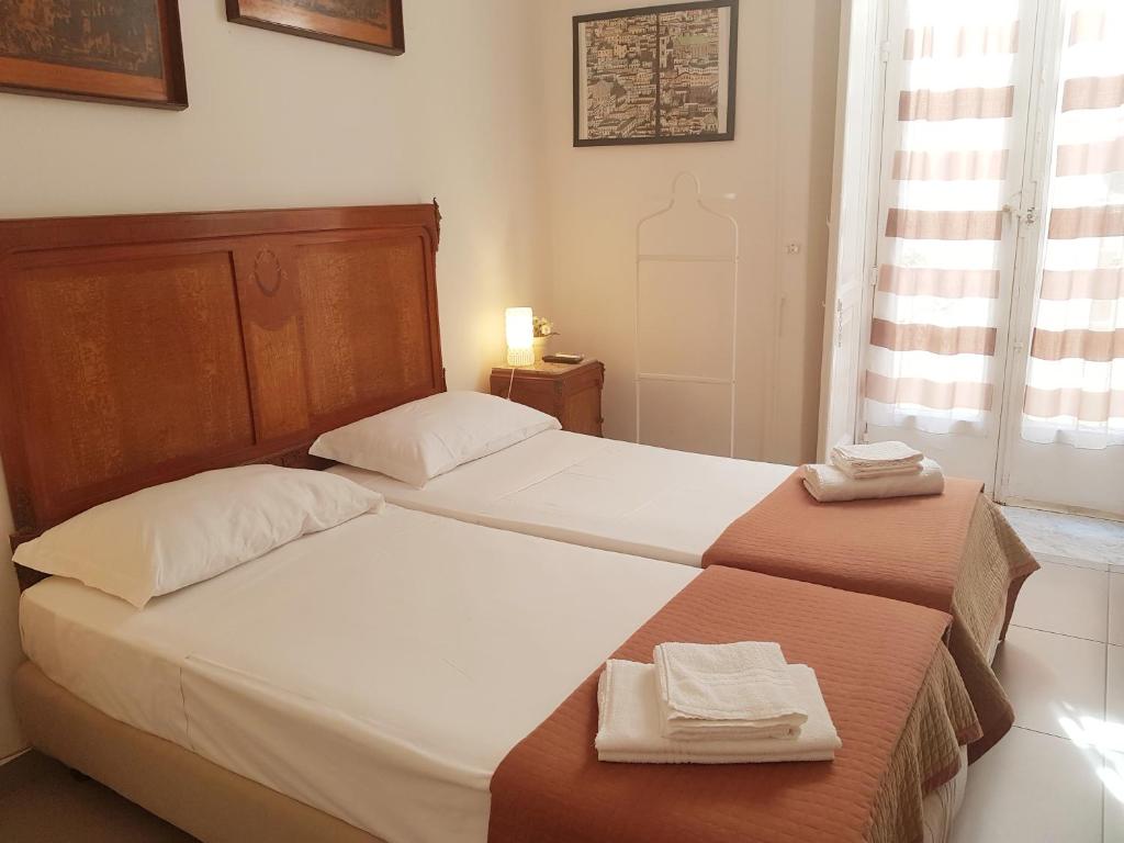 B&B Platamon - Twin Room With External Private Bathroom