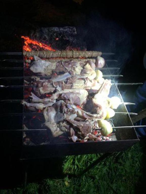 Gril dostupný pro hosty v penzionu