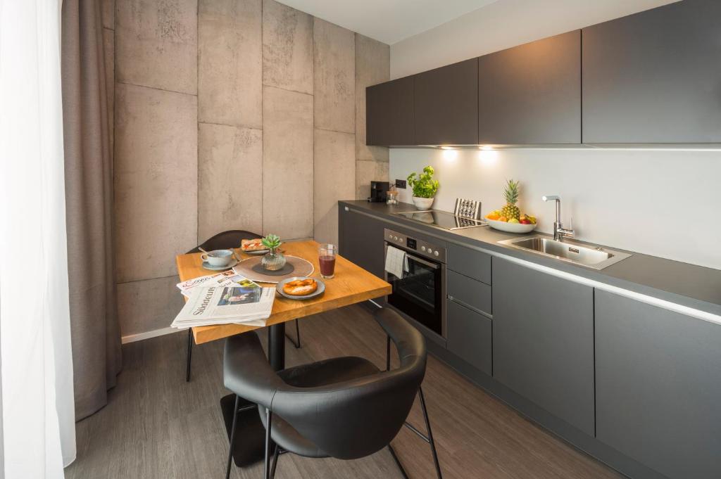 Timehouse Serviced Apartments - 11