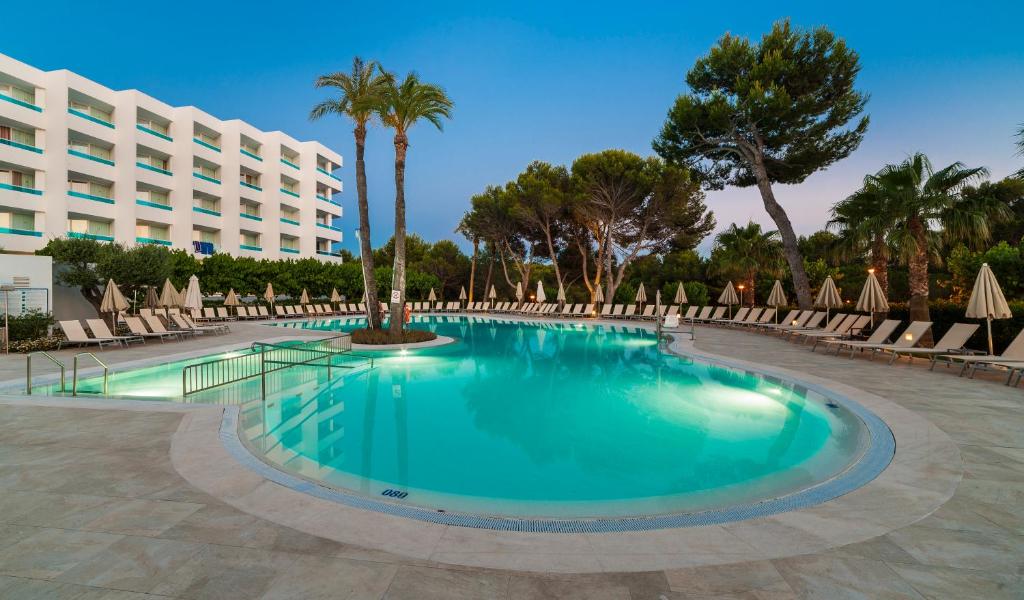 Globales Mediterrani, Cala Blanca – Updated 2022 Prices